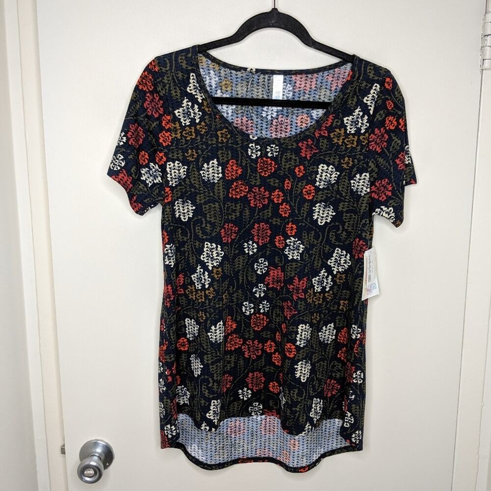 LuLaRoe Classic T Shirt in Floral and Vine Print - Size M - NWT